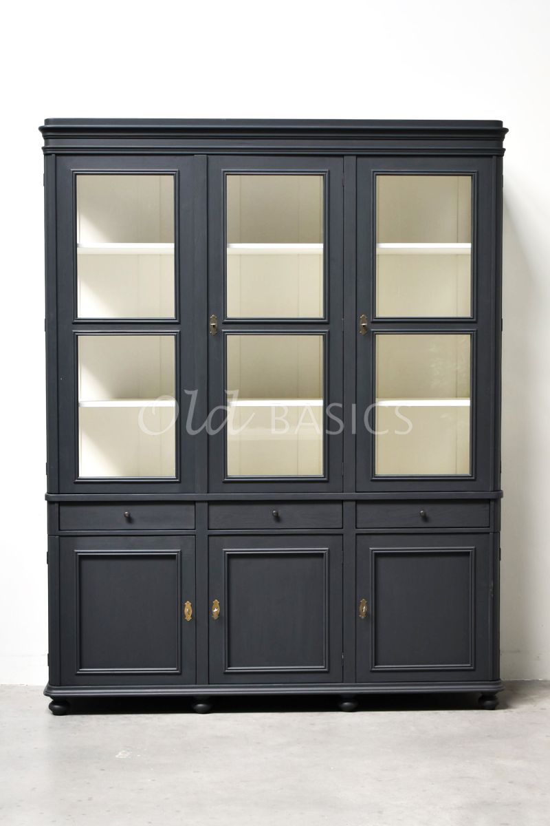 Detail van Vitrinekast Amiens, 3 deuren, RAL7021, grijs, zwart, materiaal hout